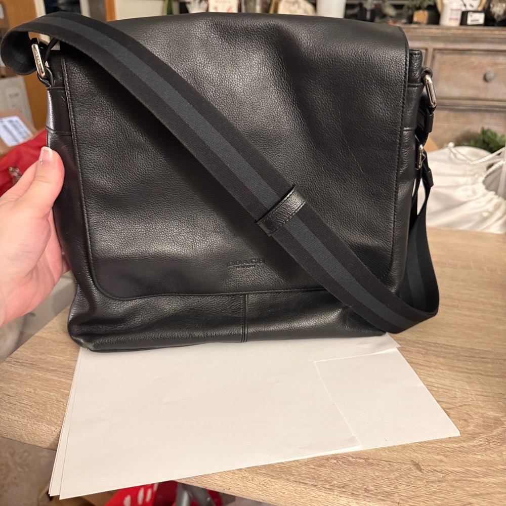 Coach Charles Small Messenger bag in Black